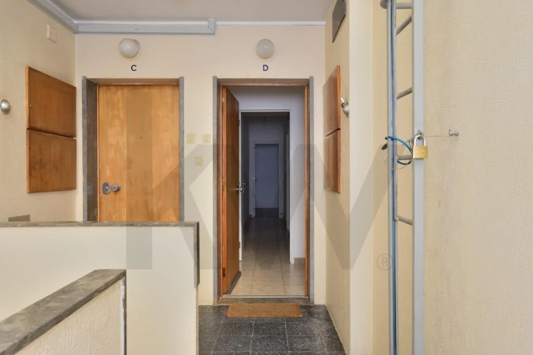 Apartamento T2 para Venda em Odivelas Foto 3