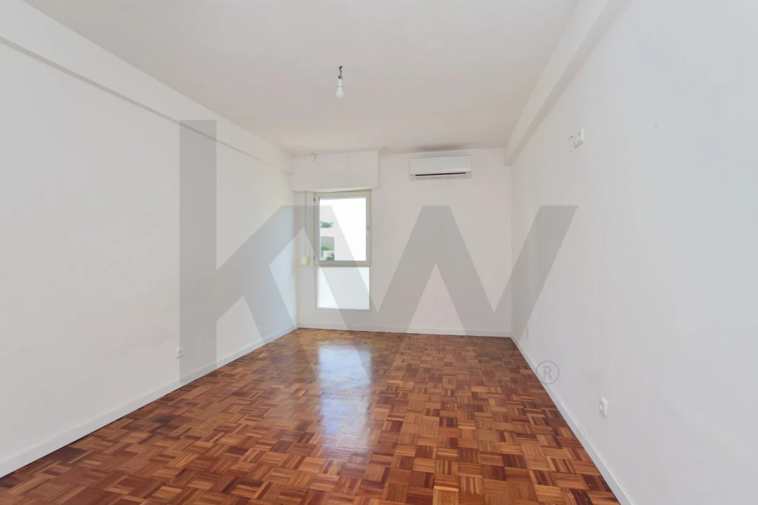 Apartamento T2 para Venda em Odivelas Foto 11
