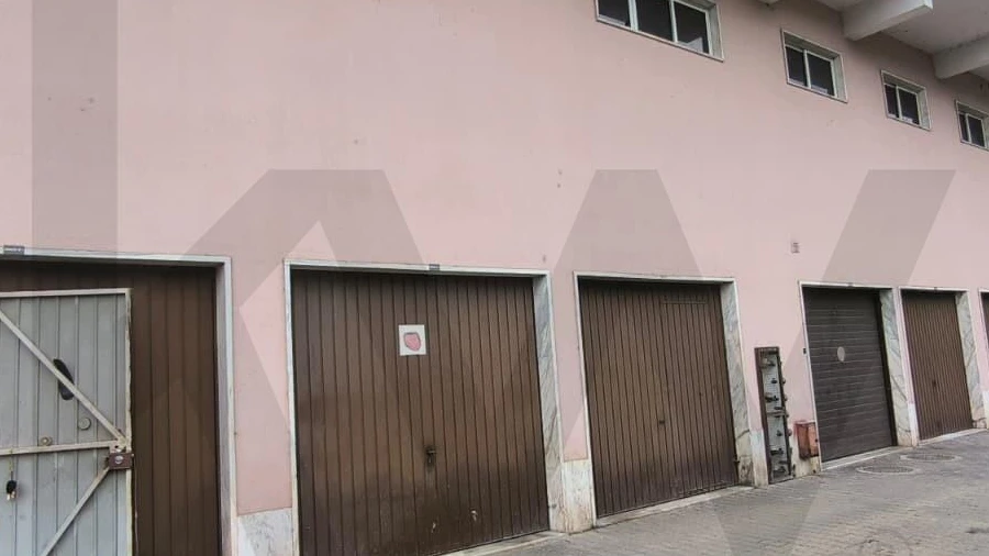 Garagem para Venda em Cacém e São Marcos