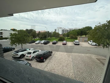 Apartamento T2 para Arrendamento em Charneca de Caparica e Sobreda