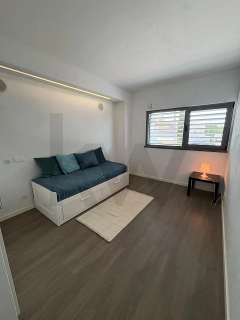 Apartamento T2 para Arrendamento em Charneca de Caparica e Sobreda