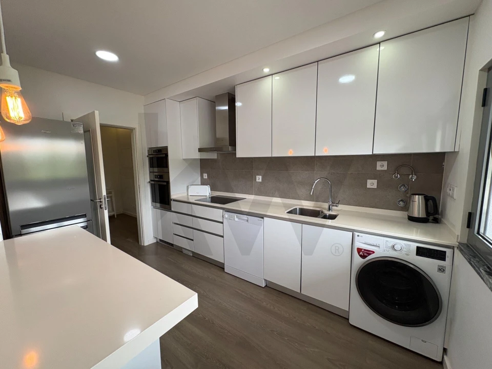 Apartamento T2 para Arrendamento em Charneca de Caparica e Sobreda Foto 1