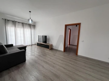 Apartamento T1 para Arrendamento em Funchal (Se)