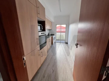 Apartamento T1 para Arrendamento em Funchal (Se)