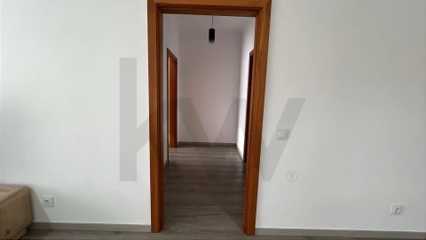 Apartamento T1 para Arrendamento em Funchal (Se)