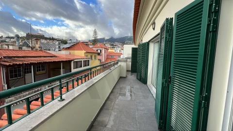 Apartamento T1 para Arrendamento em Funchal (Se)