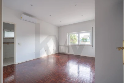 Moradia T5 para Venda em Cernache