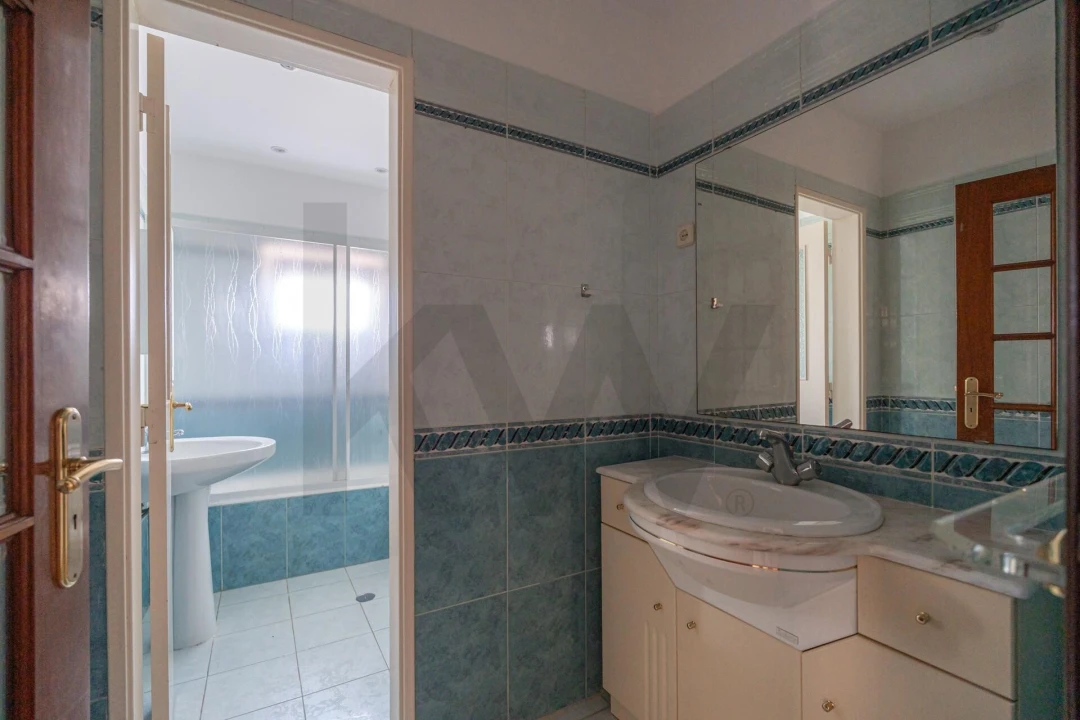 Moradia T5 para Venda em Cernache Foto 17
