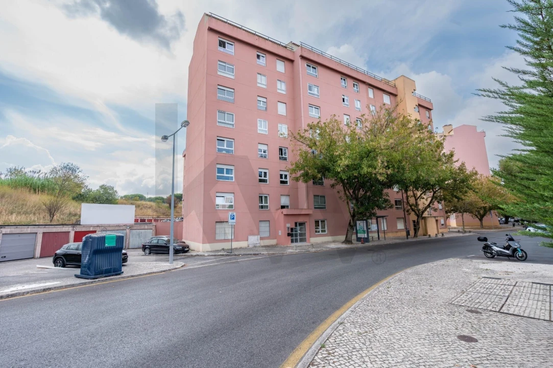Apartamento T2 para Venda em Lumiar Foto 1