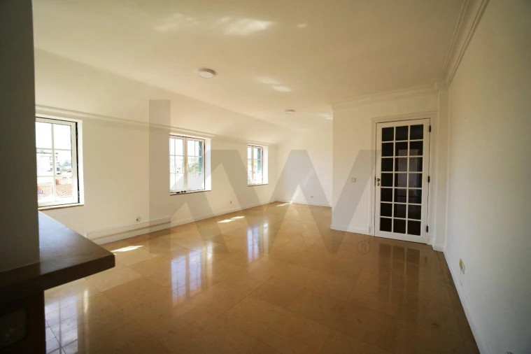 Apartamento T1 para Arrendamento em Estrela Foto 6