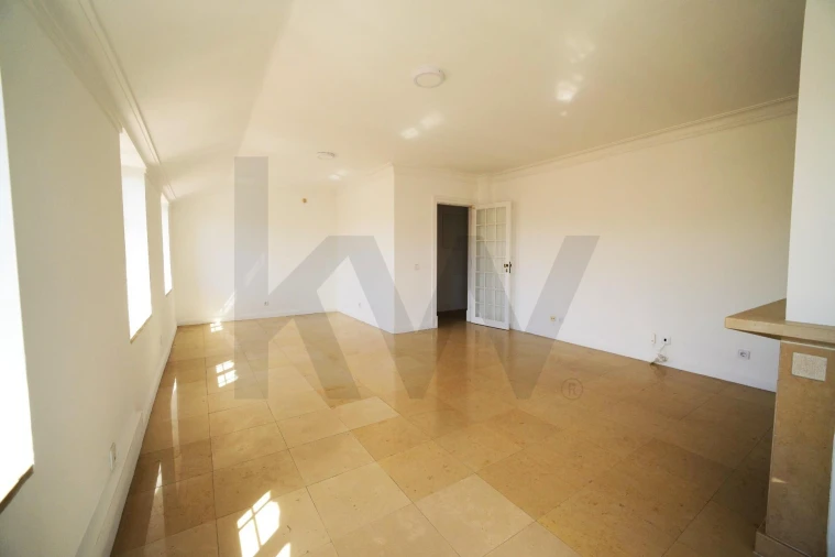Apartamento T1 para Arrendamento em Estrela Foto 5