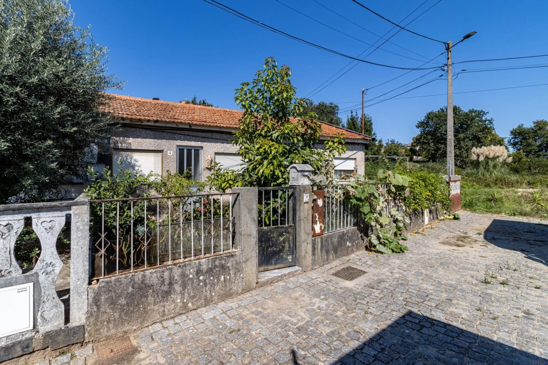 Moradia T3 para Venda em São João da Madeira Foto 1