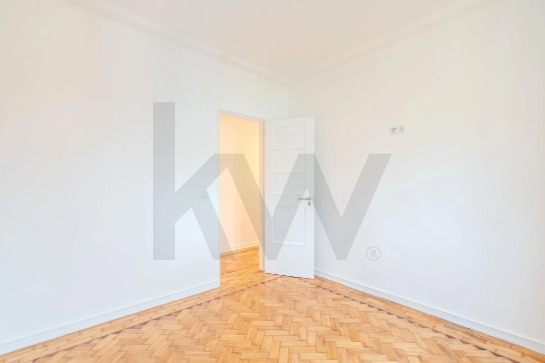 Apartamento T4 para Arrendamento em Areeiro Foto 21