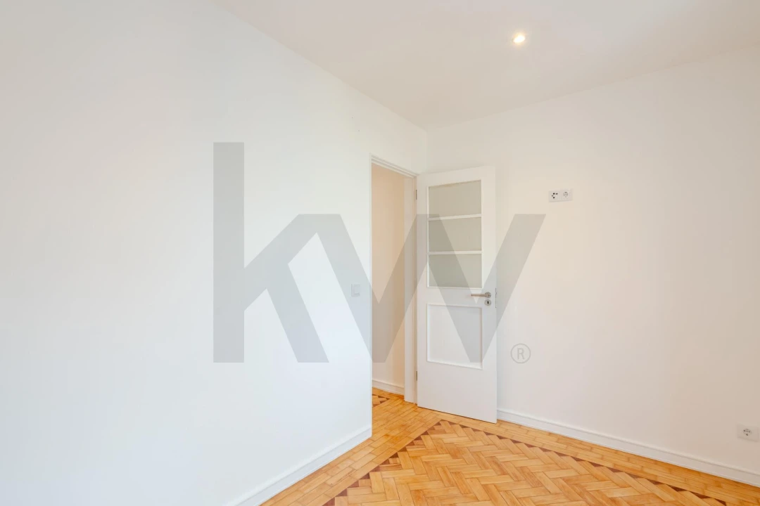 Apartamento T4 para Arrendamento em Areeiro Foto 27