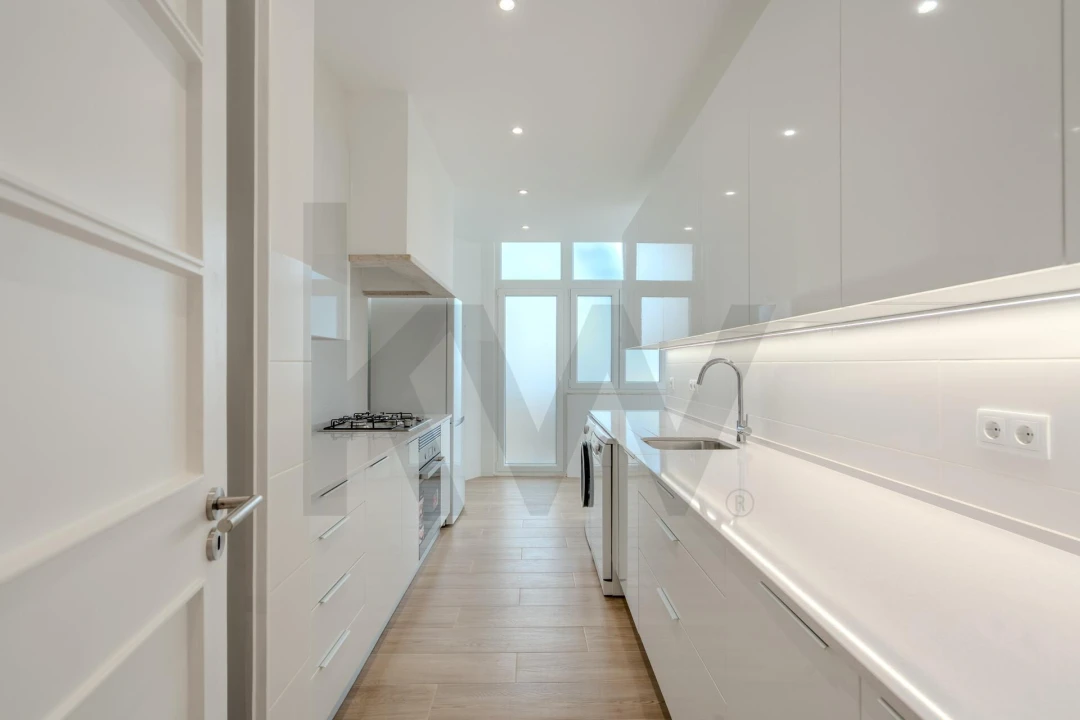 Apartamento T4 para Arrendamento em Areeiro Foto 9