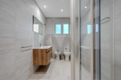 Apartamento T4 para Arrendamento em Areeiro
