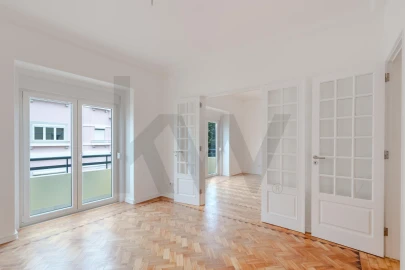 Apartamento T4 para Arrendamento em Areeiro