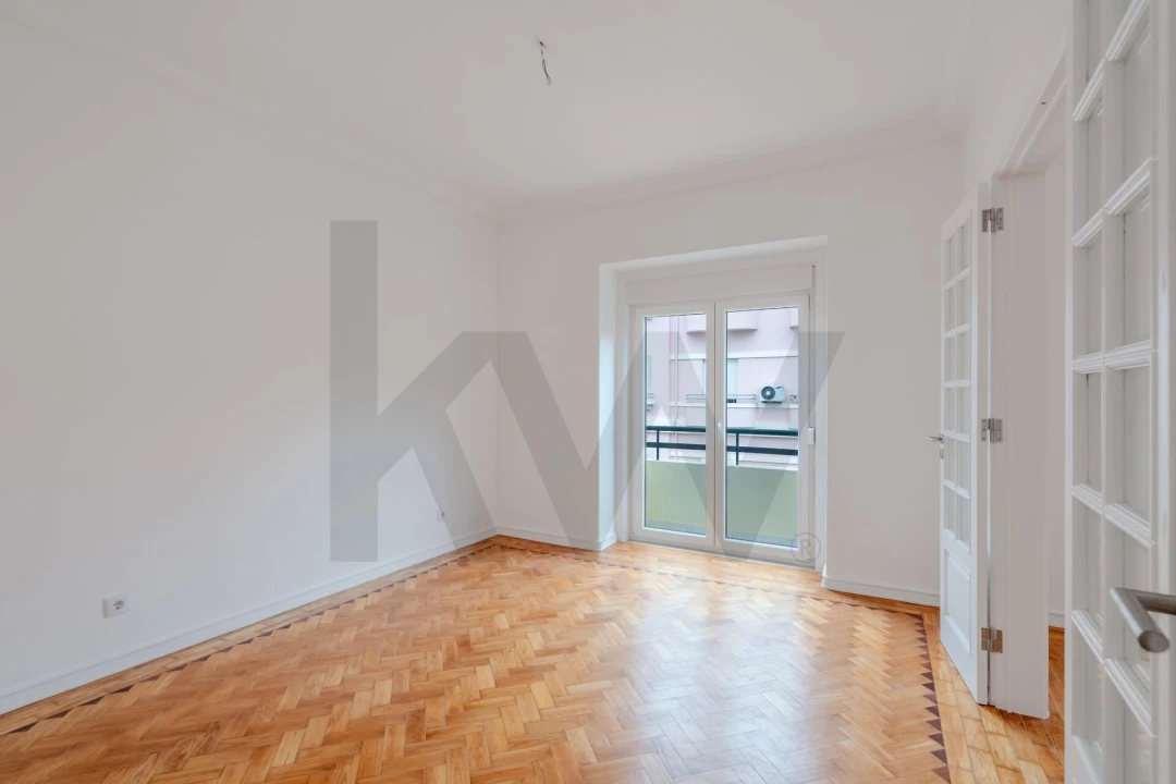 Apartamento T4 para Arrendamento em Areeiro Foto 8