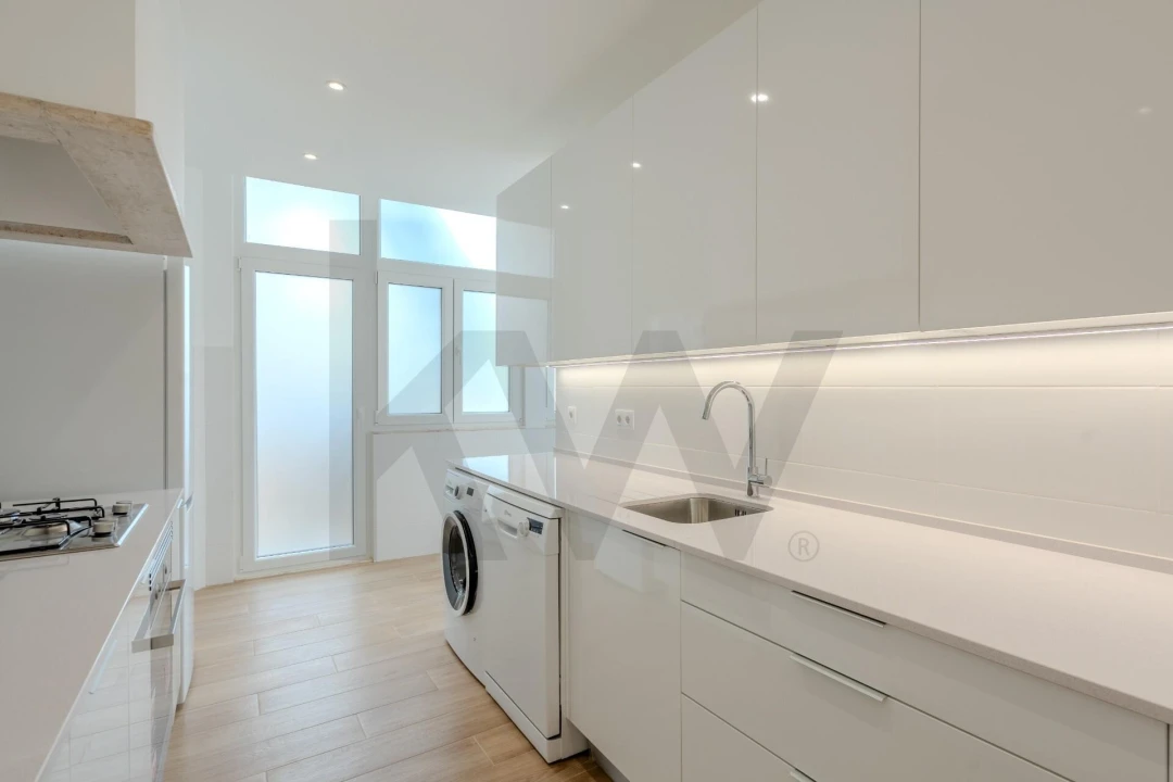 Apartamento T4 para Arrendamento em Areeiro Foto 2