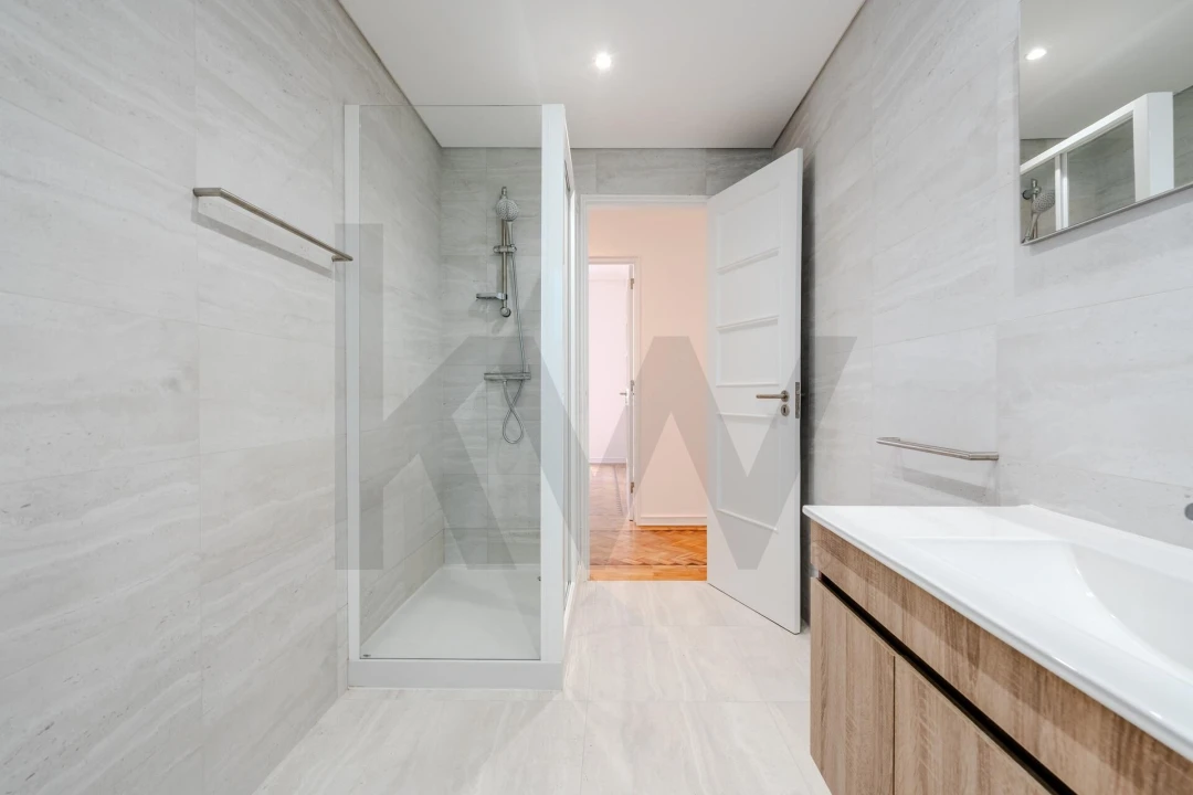 Apartamento T4 para Arrendamento em Areeiro Foto 20