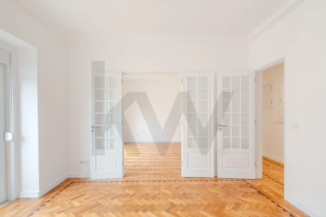 Apartamento T4 para Arrendamento em Areeiro Foto 6