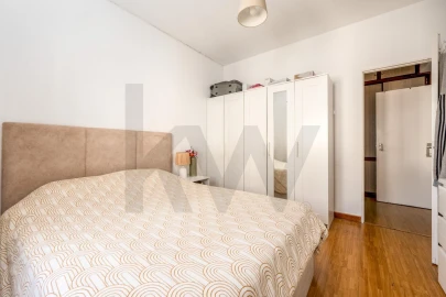 Apartamento T1 para Arrendamento em Massamá e Monte Abraão