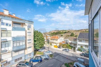Apartamento T1 para Arrendamento em Massamá e Monte Abraão
