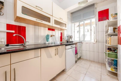 Apartamento T1 para Arrendamento em Massamá e Monte Abraão