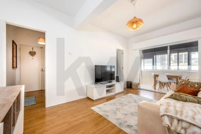 Apartamento T1 para Arrendamento em Massamá e Monte Abraão