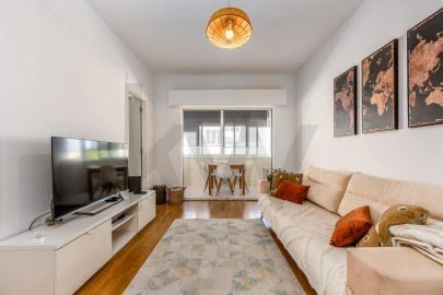 Apartamento T1 para Arrendamento em Massamá e Monte Abraão
