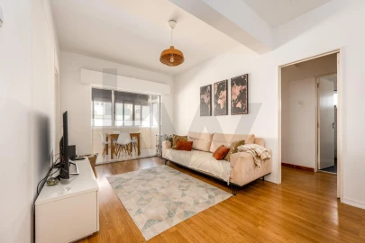 Apartamento T1 para Arrendamento em Massamá e Monte Abraão