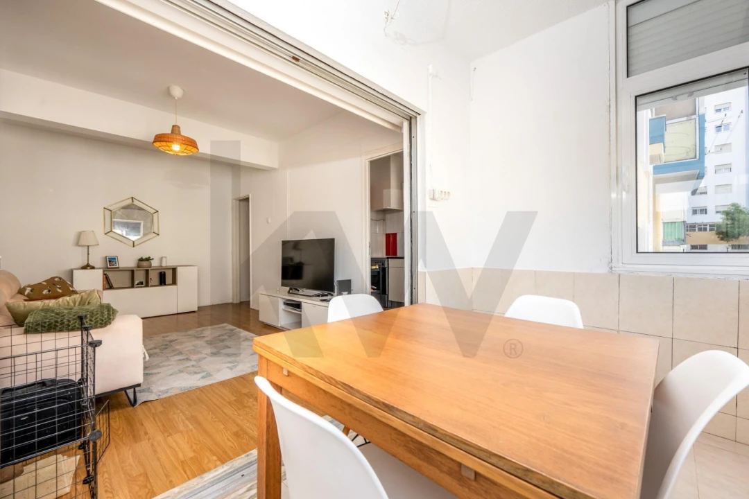 Apartamento T1 para Arrendamento em Massamá e Monte Abraão Foto 9