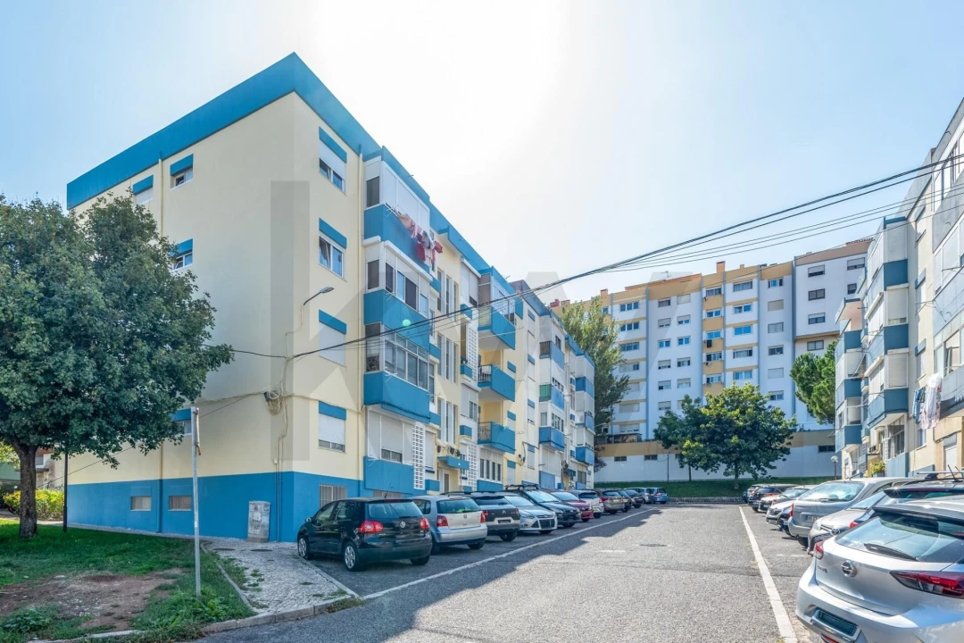 Apartamento T1 para Arrendamento em Massamá e Monte Abraão Foto 21