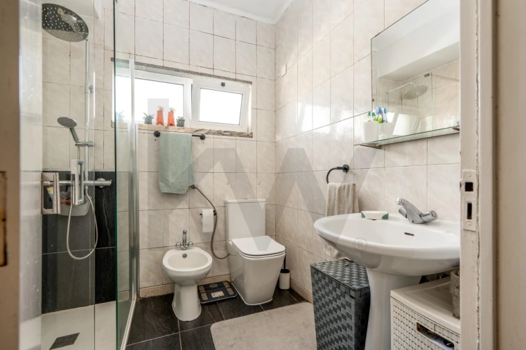 Apartamento T1 para Arrendamento em Massamá e Monte Abraão Foto 17