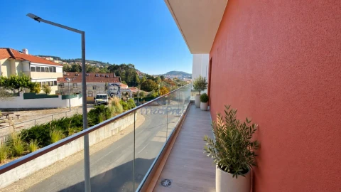 Apartamento T3 para Venda em Ramada e Caneças