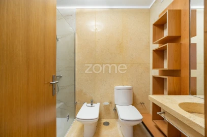 Apartamento T3 para Venda em Aldoar, Foz do Douro e Nevogilde
