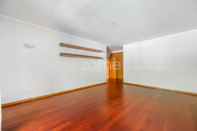 Apartamento T3 para Venda em Aldoar, Foz do Douro e Nevogilde