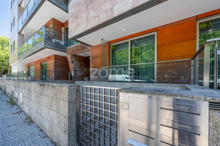 Apartamento T3 para Venda em Aldoar, Foz do Douro e Nevogilde Foto 3