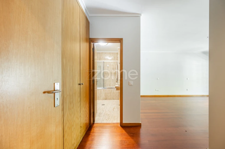 Apartamento T3 para Venda em Aldoar, Foz do Douro e Nevogilde Foto 12