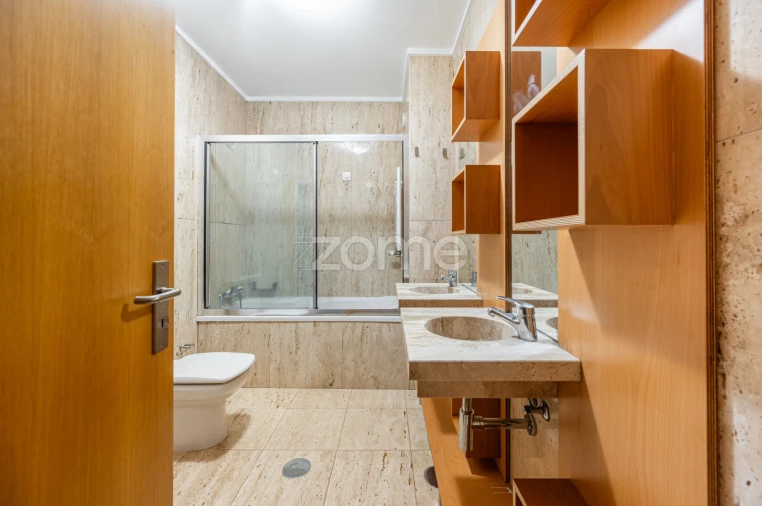 Apartamento T3 para Venda em Aldoar, Foz do Douro e Nevogilde Foto 13