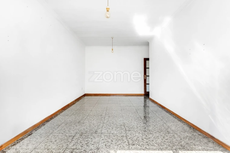 Apartamento T2 para Venda em Castêlo da Maia Foto 15