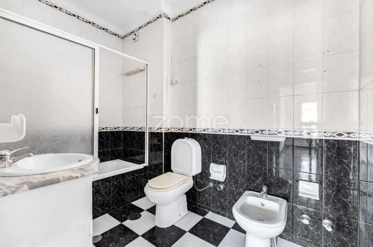Apartamento T2 para Venda em Castêlo da Maia Foto 21