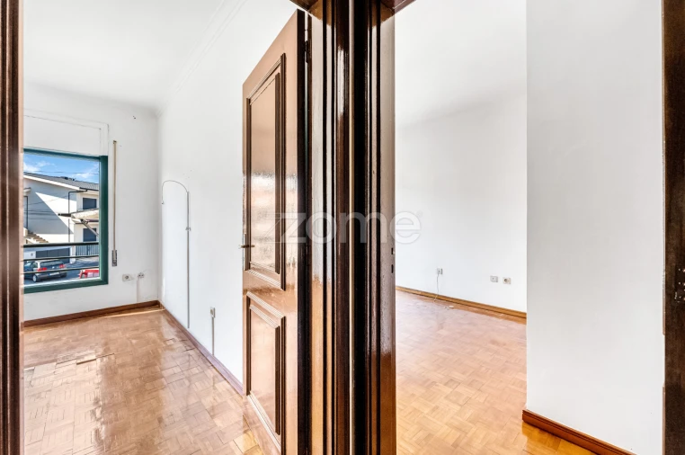 Apartamento T2 para Venda em Castêlo da Maia Foto 23