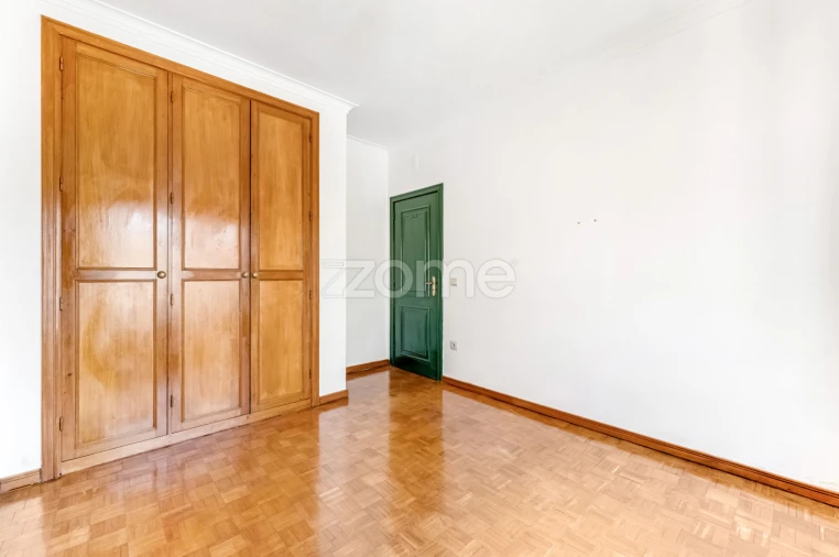 Apartamento T2 para Venda em Castêlo da Maia Foto 27