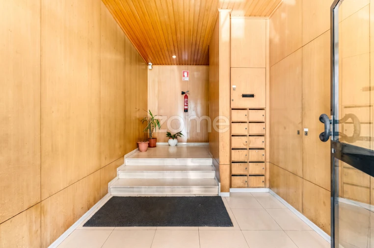 Apartamento T2 para Venda em Castêlo da Maia Foto 35