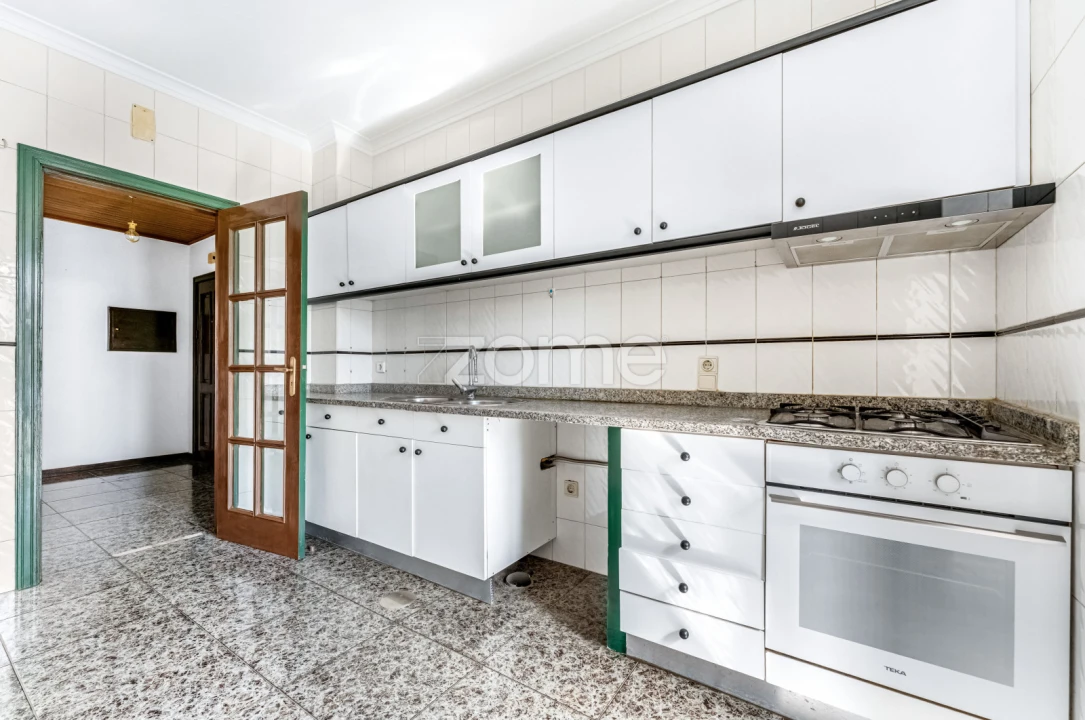Apartamento T2 para Venda em Castêlo da Maia Foto 10