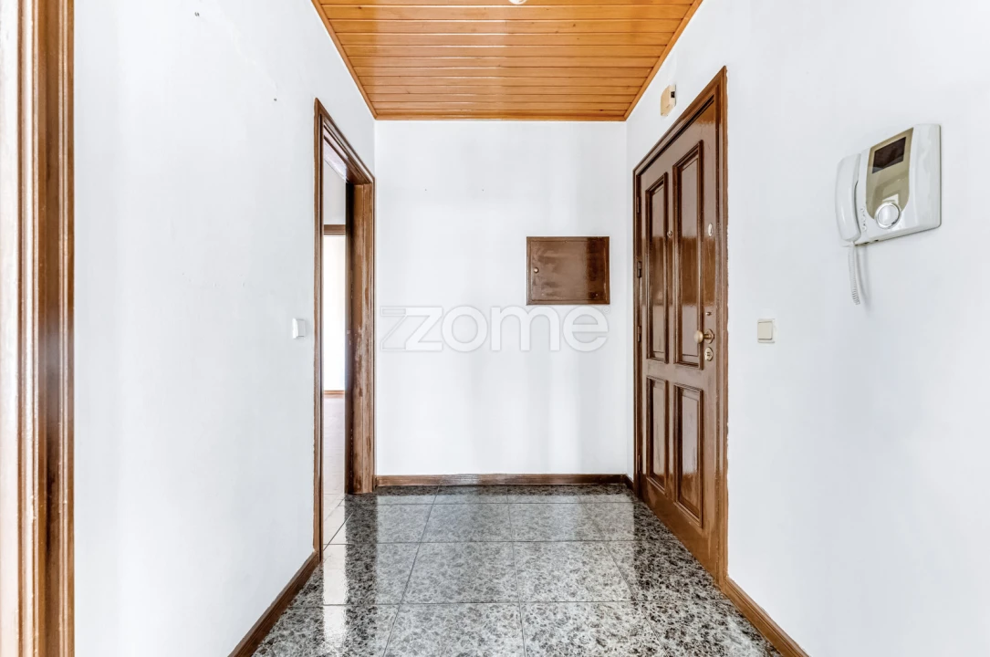 Apartamento T2 para Venda em Castêlo da Maia Foto 19
