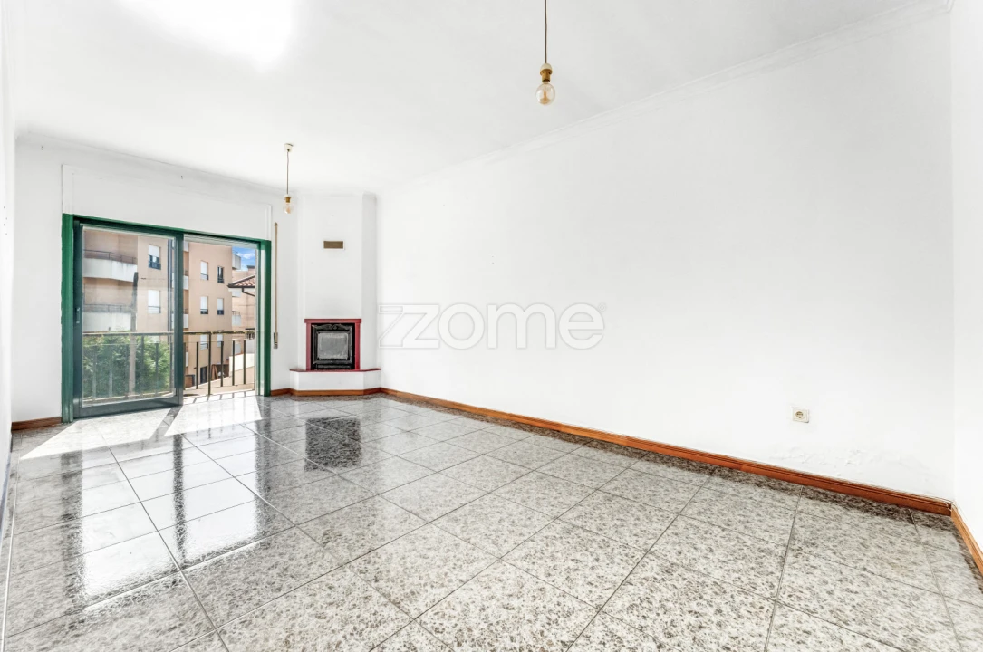 Apartamento T2 para Venda em Castêlo da Maia Foto 11