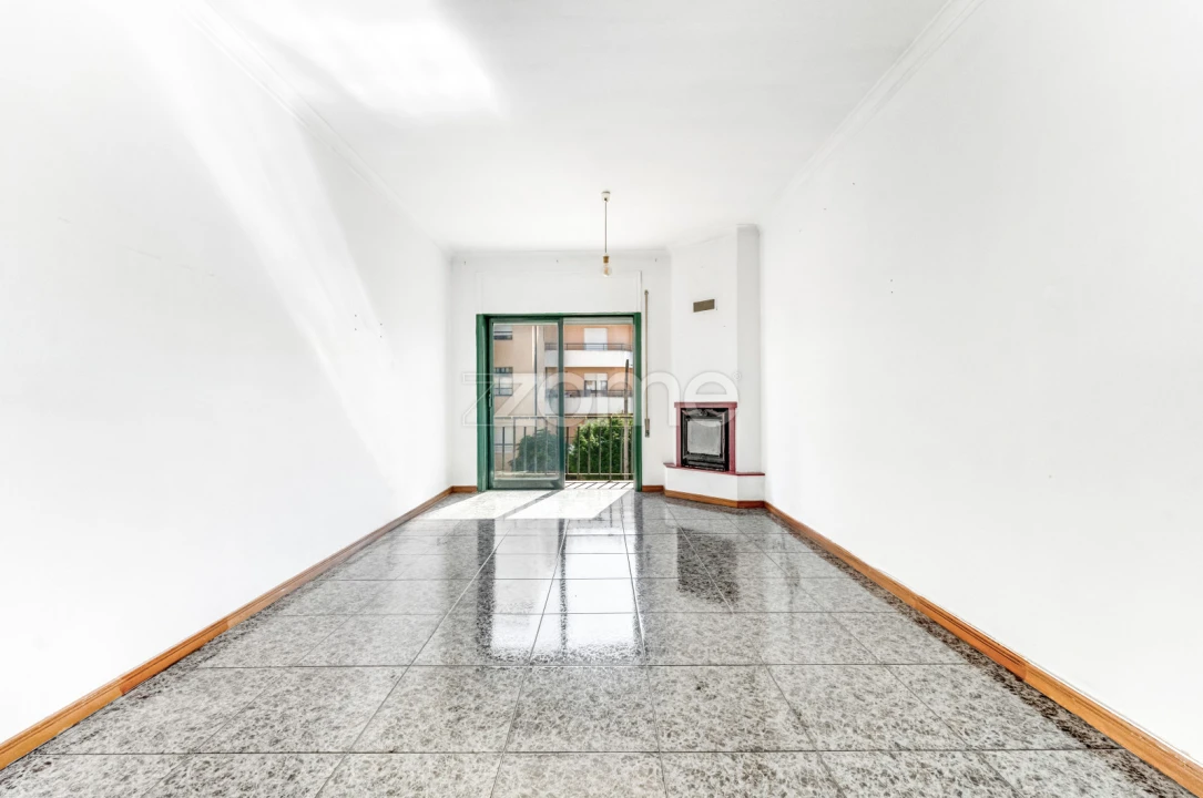 Apartamento T2 para Venda em Castêlo da Maia Foto 12