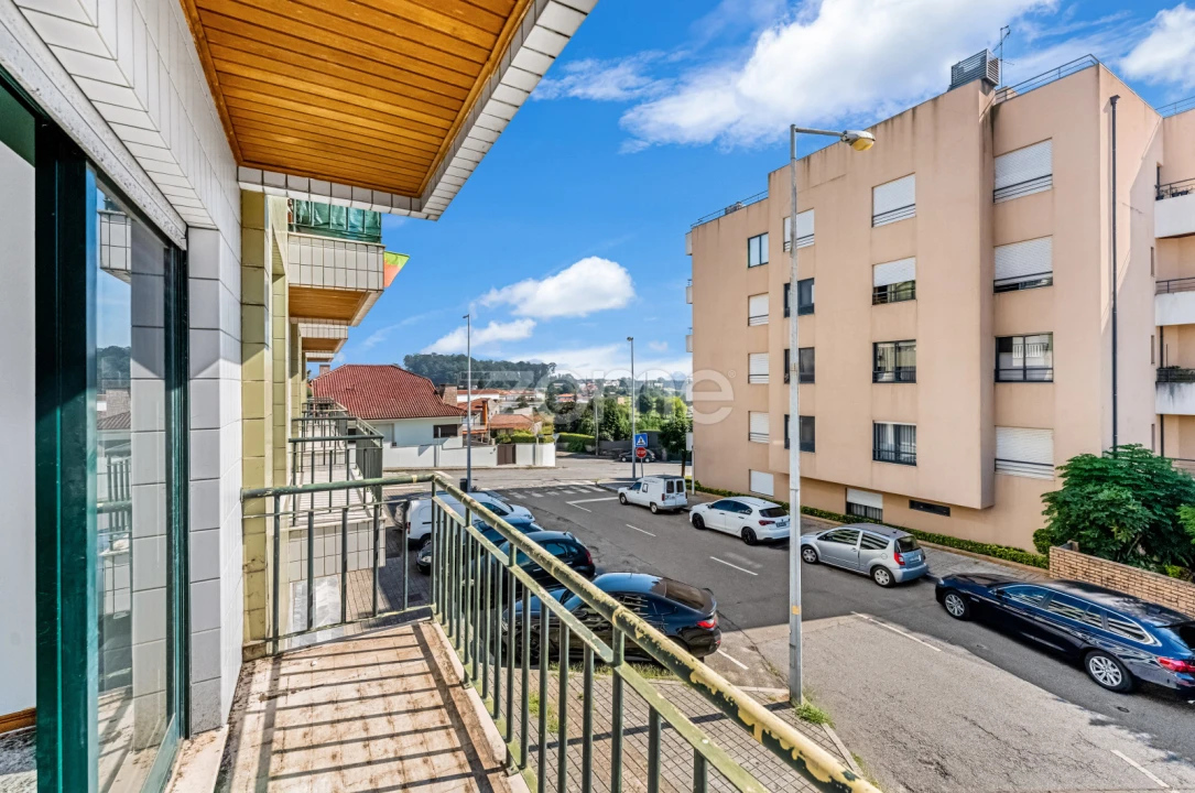 Apartamento T2 para Venda em Castêlo da Maia Foto 17